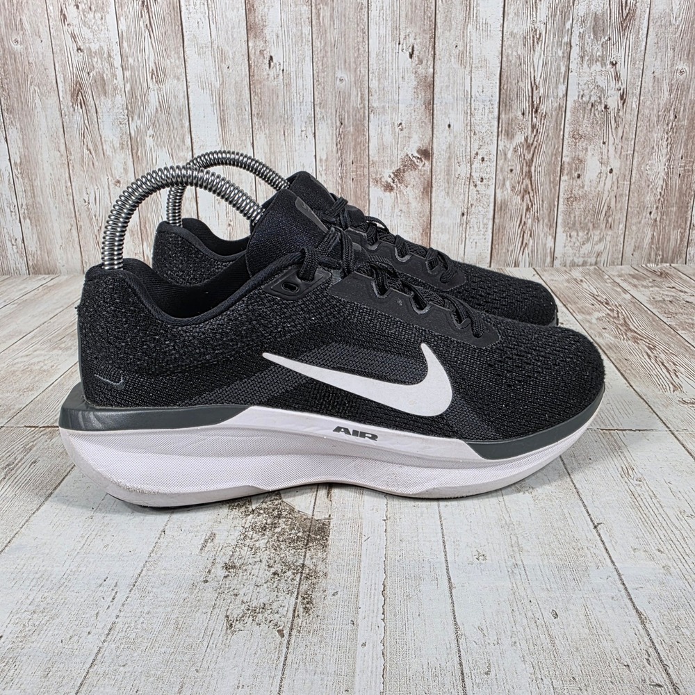 Nike Air Winflo 11 Womens Running Shoes Black White FJ9510-001 Size 6